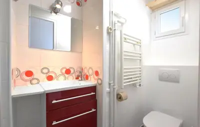 Salle de bains dans l'établissement 3 Bedroom Awesome Home In Cabourg
