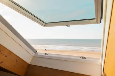 Vue générale sur la mer ou vue sur la mer prise depuis l'appartement