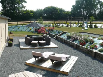 Jardin de l'établissement Gîte De L'Etot Fossey