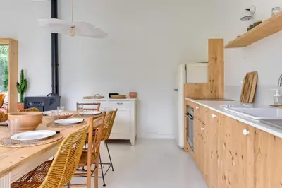 Cuisine ou kitchenette dans l'établissement Casa Sitha magnifique maison de vacances de 110m2 à proximité des plages