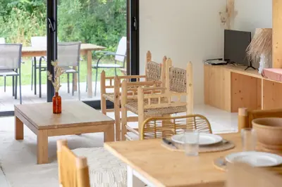 Télévision ou salle de divertissement dans l'établissement Casa Sitha magnifique maison de vacances de 110m2 à proximité des plages