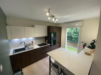 Cuisine ou kitchenette dans l'établissement Nashville in Caen