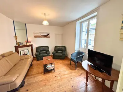 Télévision ou salle de divertissement dans l'établissement Le 61- Appartement 6 personnes -2 chambres-Terrasse