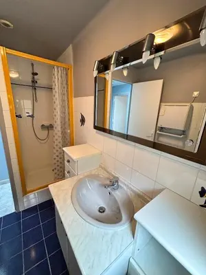 Salle de bains dans l'établissement Le 61- Appartement 6 personnes -2 chambres-Terrasse