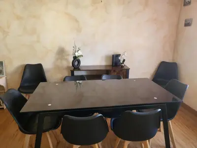 Coin salon dans l'établissement L'escapade 12 personnes 6 chambres