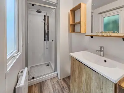 Salle de bains dans l'établissement Forêt & Élégance