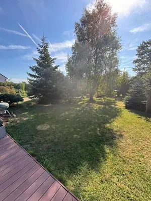 Jardin de l'établissement Grande maison en bois eco-responsable proche de la mer