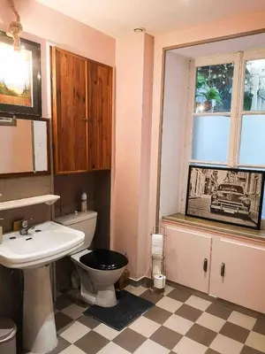 Salle de bains dans l'établissement Maison bord de mer jonville