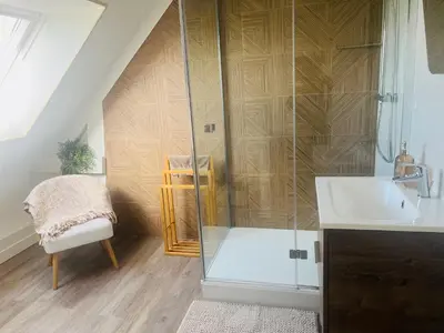Salle de bains dans l'établissement Le Petit Cosy King Size Bed, Calme et Parking privé