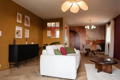 Coin salon dans l'établissement Maison-jardin-MontSaintMichel-Idéal pro et familles