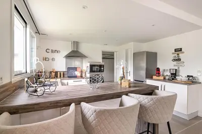 Cuisine ou kitchenette dans l'établissement House of Travels - Proche Plage
