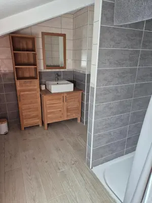 Salle de bains dans l'établissement Maison 3 chambres