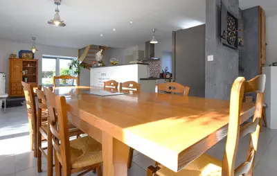 Cuisine ou kitchenette dans l'établissement Maison Spacieuse Littoral