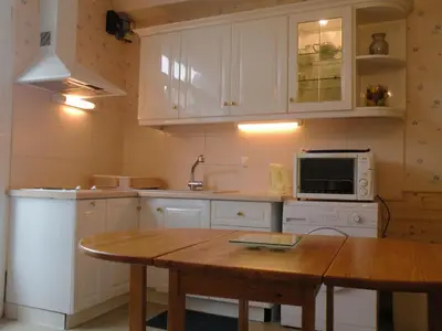 Cuisine ou kitchenette dans l'établissement Le clos Jolly, location de vacance à Saint Aubin sur mer