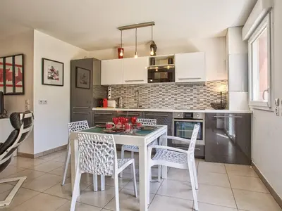 Cuisine ou kitchenette dans l'établissement Refuge calme près de la plage et du golf à Cabourg, animaux admis, pour 4 personnes - FR-1-788-92