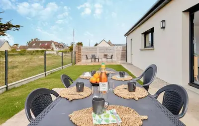 Boissons dans l'établissement Cozy Home In Saint Germain Sur Ay With Wifi