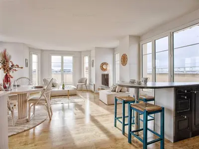 Cuisine ou kitchenette dans l'établissement Appartement lumineux avec piscine, proche Cabourg - FR-1-788-93