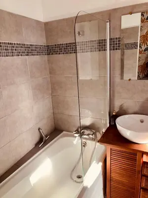 Salle de bains dans l'établissement Entre Terre et Baie du Mont-Saint-Michel