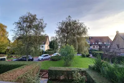 Jardin de l'établissement F3 2 chambres duplex Cabourg calme, balcon, proche plage
