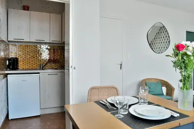 Cuisine ou kitchenette dans l'établissement Les Hauts de la Houle