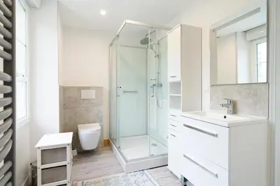 Salle de bains dans l'établissement Le Dérochoir - Avec jardin