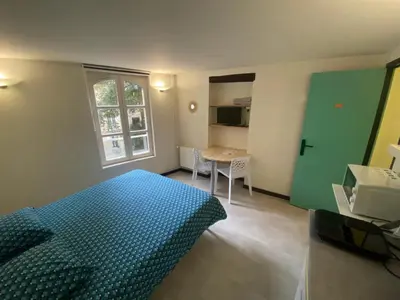 Télévision ou salle de divertissement dans l'établissement Charmant studio à Cherbourg-en-Cotentin, 15 m²