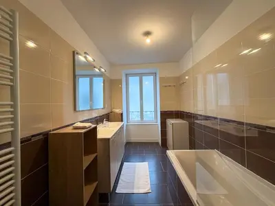 Salle de bains dans l'établissement Maison - La Pierre de Valognes - à 4 min de la gare