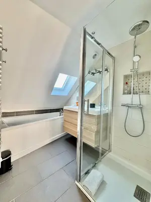 Salle de bains dans l'établissement Triplex de charme en hypercentre de Caen