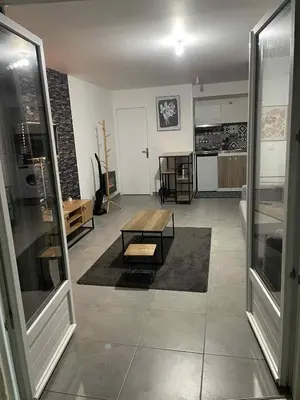 Cuisine ou kitchenette dans l'établissement Studio with garden terrace and free parking