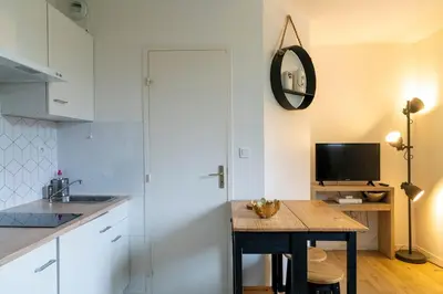 Cuisine ou kitchenette dans l'établissement Joli studio proche tram & université