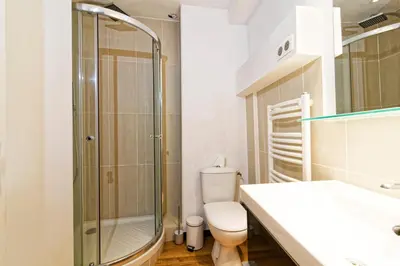 Salle de bains dans l'établissement Le Cosy de la Rue Froide - Centre Historique