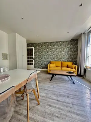 Coin salon dans l'établissement Appartement lumineux avec vue sur les clochers