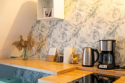 Cuisine ou kitchenette dans l'établissement Petit cocon hyper bien placé Caen