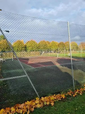 Tennis ou squash au sein de la maison de vacances ou à proximité