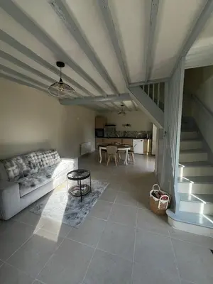Coin salon dans l'établissement Jolie maison pour escapade coccooning à la campagne