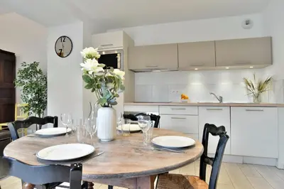 Cuisine ou kitchenette dans l'établissement La Petite emilie