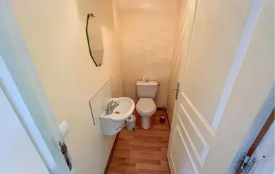 Salle de bains dans l'établissement 2 Bedroom Cozy Home In Heugueville-Sur-Sienne