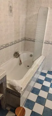 Salle de bains dans l'établissement Le spacieux