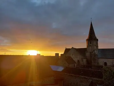 Lever ou coucher de soleil vu de la maison d'hôtes ou à proximité