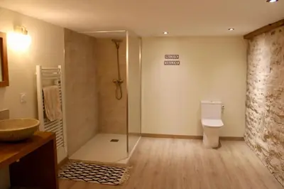 Salle de bains dans l'établissement Maison Thalène - La Bulle
