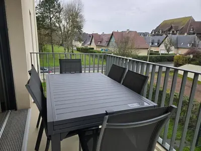 Balcon ou terrasse dans l'établissement Beautiful new and bright apartment Sable & Sel
