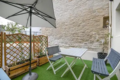 Terrasse ou espace extérieur de l'établissement Le 2 du Clos Fleuri - Avec espace extérieur
