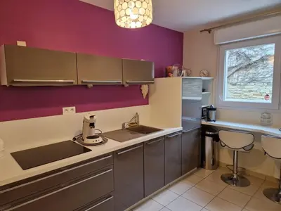 Cuisine ou kitchenette dans l'établissement Appartement 2 Chambres - Bord de mer - Wi-Fi
