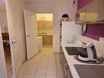 Cuisine ou kitchenette dans l'établissement Appartement 2 Chambres - Bord de mer - Wi-Fi