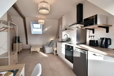 Cuisine ou kitchenette dans l'établissement Les Trois Rois 5 - Centre Avranches