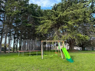 Aire de jeux pour enfants de l'établissement Gites de la Lucerie