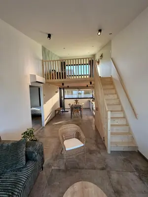 Cuisine ou kitchenette dans l'établissement Lodges des Pontons - Cap Est - vue mer