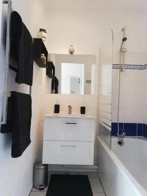 Salle de bains dans l'établissement Appartement avec jardin à 50 m de la plage et 2 vélos inclus