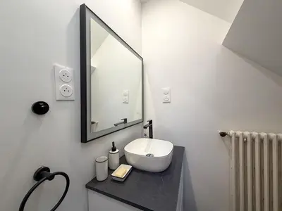 Salle de bains dans l'établissement Le Clos des Pins - Maison de campagne - Paisible