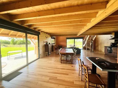 Cuisine ou kitchenette dans l'établissement 2 houses for a large family or group